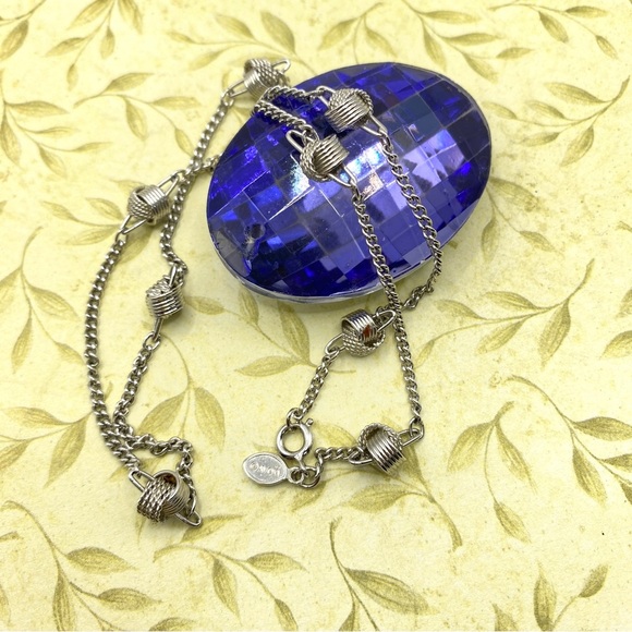 AVON Silver Tone Knot Chain Vintage Necklace - Picture 5 of 9